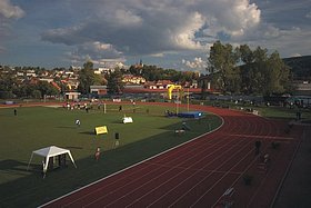 Atletick stadion vzdlenost 200 m od Sporthotelu