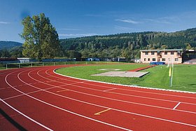 Atletick stadion vzdlenost 200 m od Sporthotelu