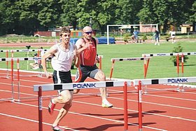 Atletick stadion vzdlenost 200 m od Sporthotelu